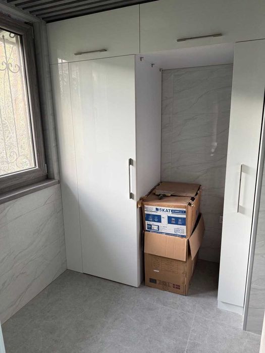 Микрорайон. Продается 4-х комнатная квартира, 2-й этаж, новый ремонт.