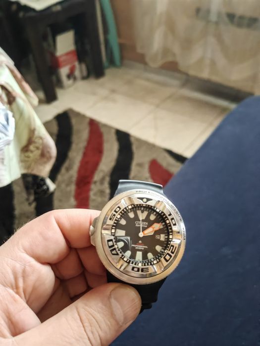 Маркови часовници в перфектно състояние като нови!!!