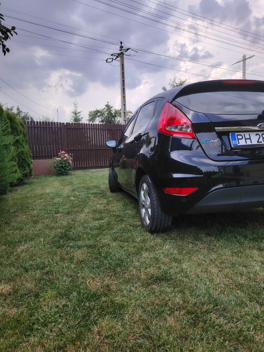 Vând Ford fiesta