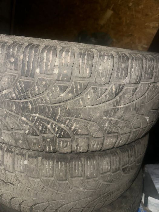 Продам 2 комплекта резины 235/55/19r
