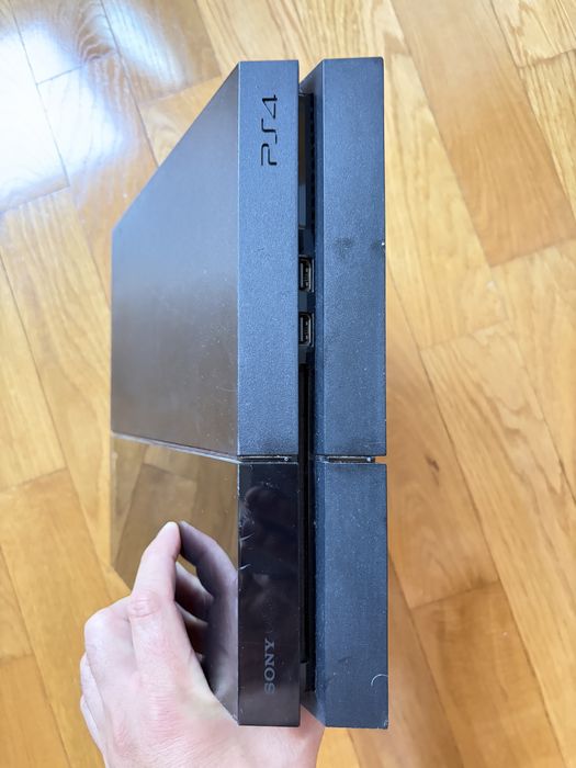 Consolă Sony PlayStation 4 500Gb, 1 controler, 3 jocuri
