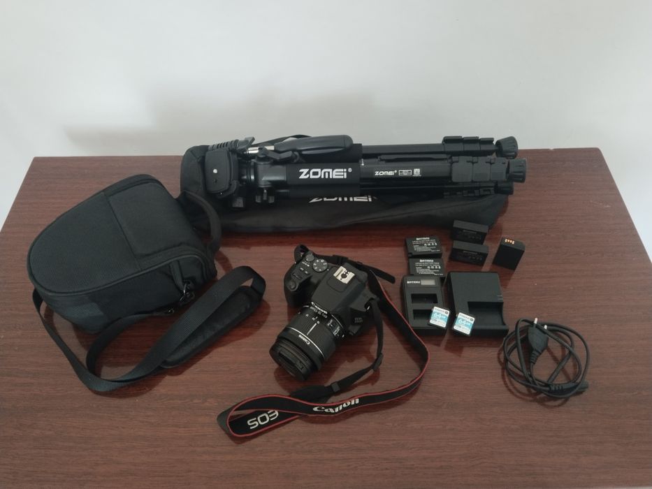 Фотоаппарат Canon EOS 250D