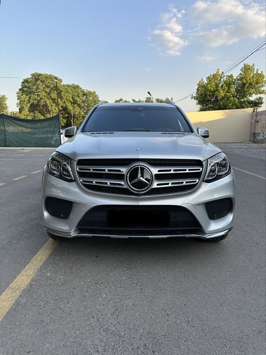 Mercedes Benz GLS500