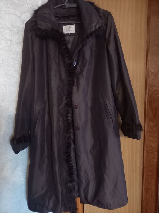 Продам пальто на меховой подкладке, в хорошем состоянии, прошу писать