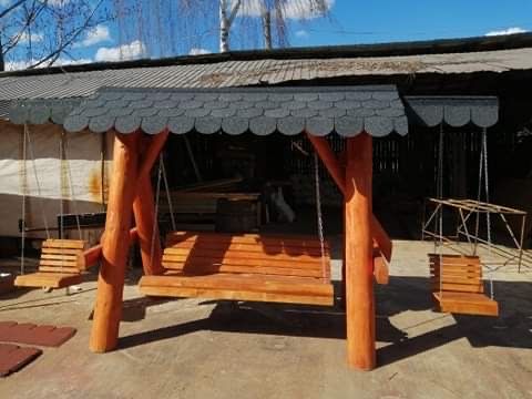 Balansoar din lemn / leagan cu tegola