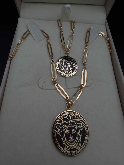 Dracula Amanet: Set Versace, Lant- 10,10gr/14k, bratara- 4.72gr/14k.