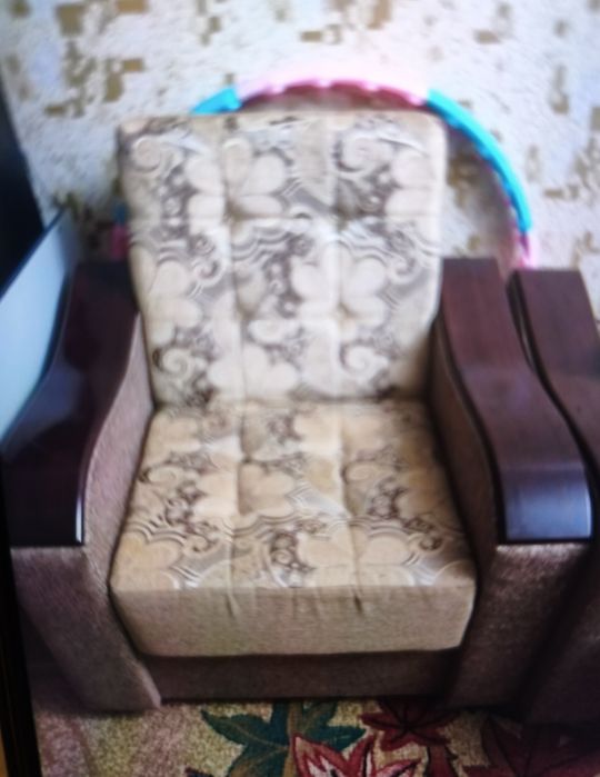 Диван-кровать и два кресла в отличном состоянии