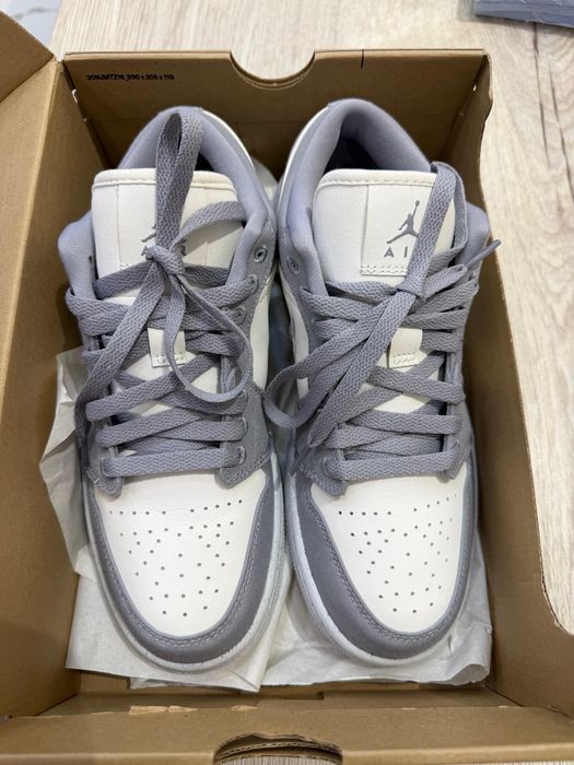 Продам оригинальные кроссовки Nike