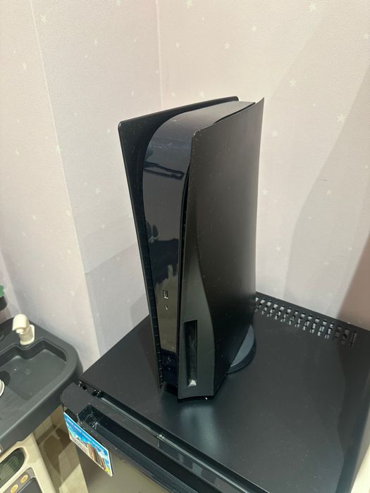 PS5 с дисководом + 2 джойстика