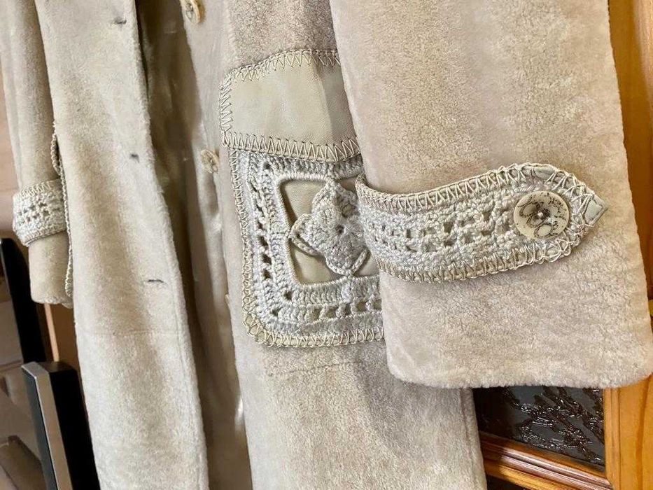 Пальто мутон,  с песцом