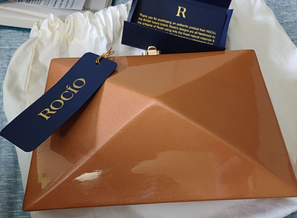 Клатч от дорогого британского бренда  ROCIO