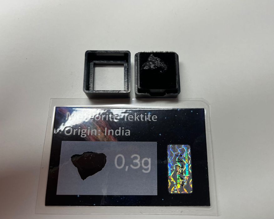 Камък от Метеорит Тектит