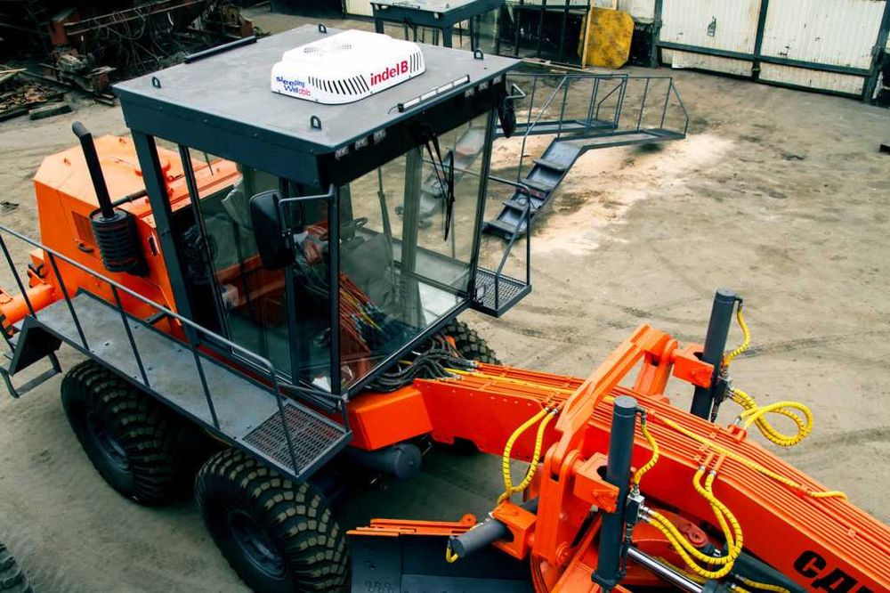 Автогрейдер СДМ-25 для строительства и содержания дорог