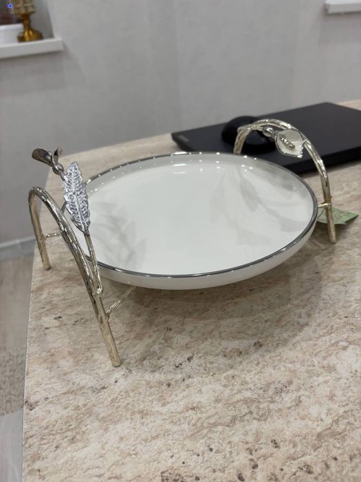 Подставка с тарелкой