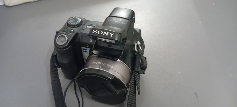 Продам фотоопарат срочно!