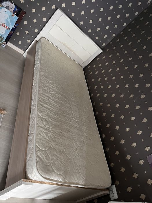 Продаем Кровать с Матрасом