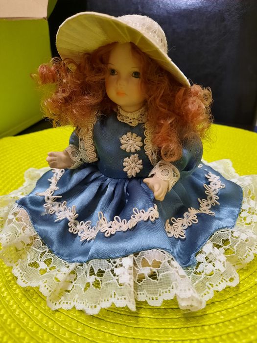 Papusi din scoici lucrate manual,Papusi din portelan