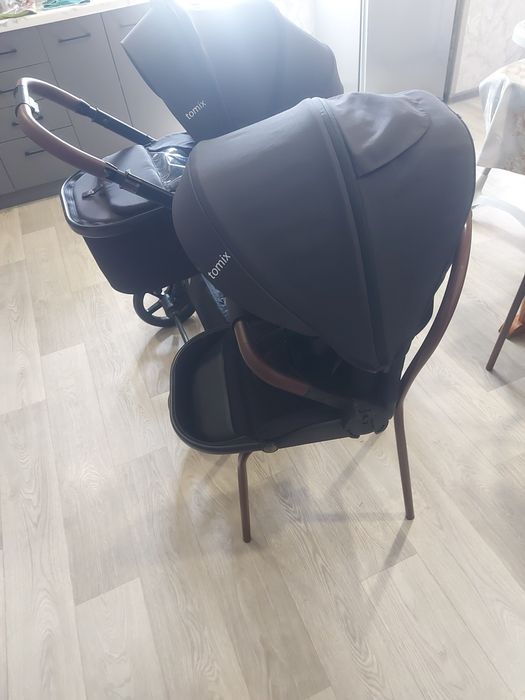 Продам коляску 3 в1