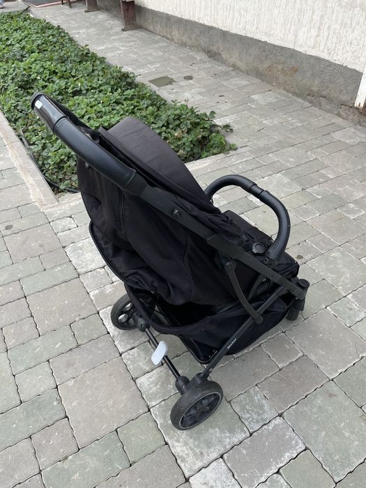 Продам прогулочную  коляску