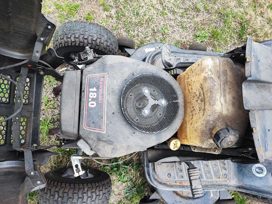 Тракторна Косачка  MTD 18 коня 105 см косилен апарат