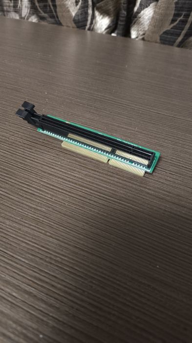 Vând Lenovo Thinkcentre PCIe Riser