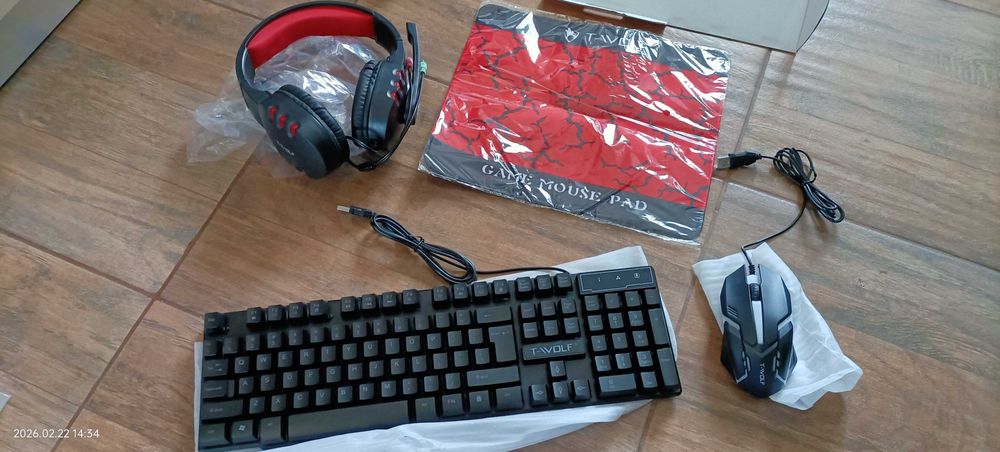 Set gaming 4 in 1, tastatura RGB, mouse, mouse pad, casti