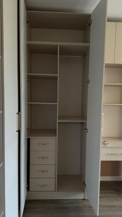 Продам шкаф для спальни