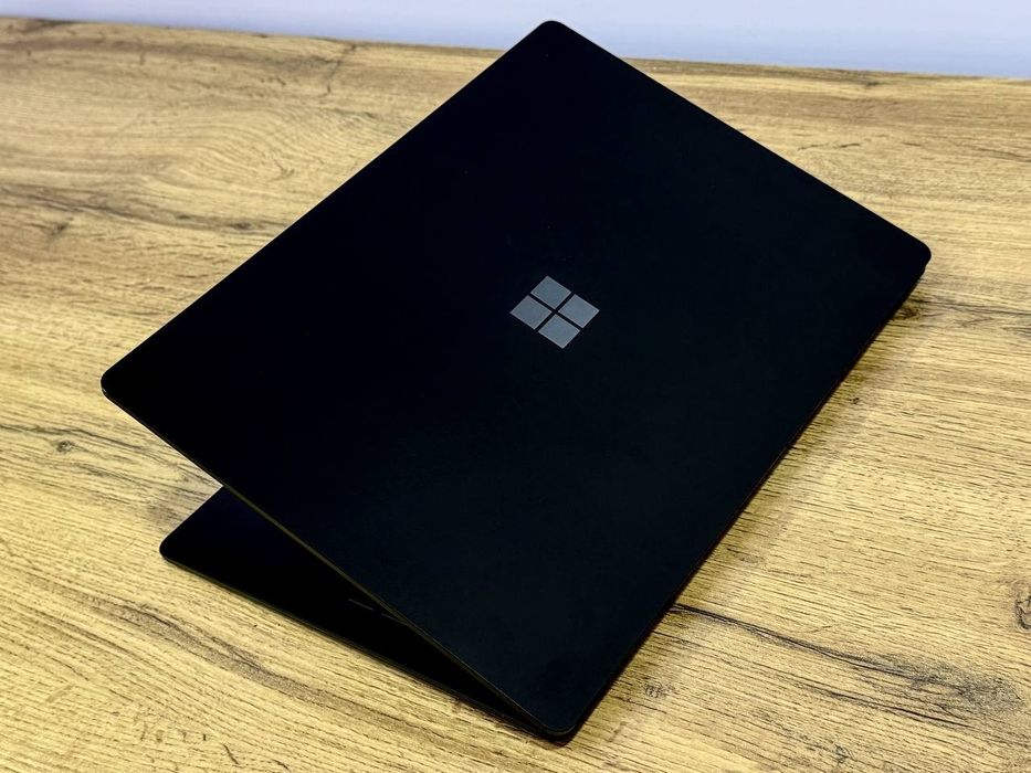 Noutbuk Microsoft Surface 3