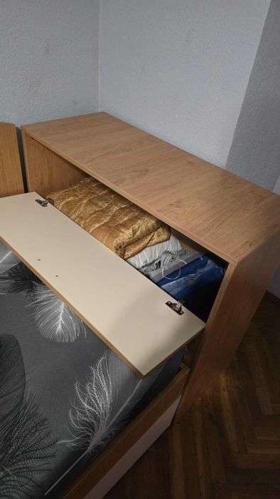 Продавам сандвич легло с ракла и бюро