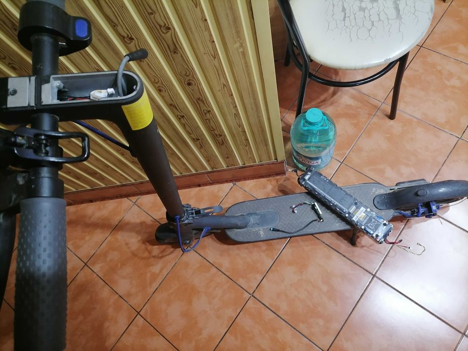 Dezmembrez xiaomi scooter 3 / Baterie Xiaomi M365