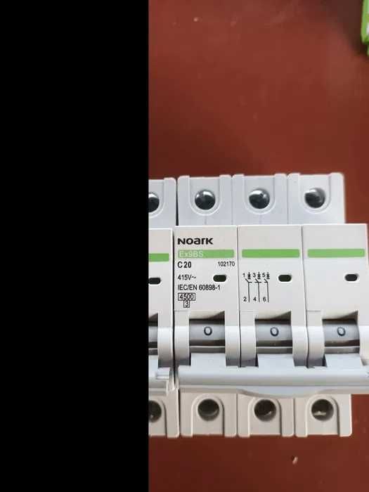 Siguranțe automate C 80amperi,63,40,20,16 amperi.415 volți.400