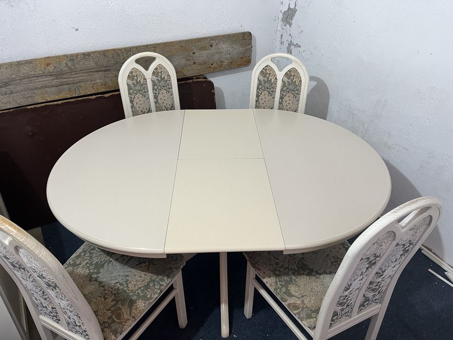 Masa extensibila cu scaune