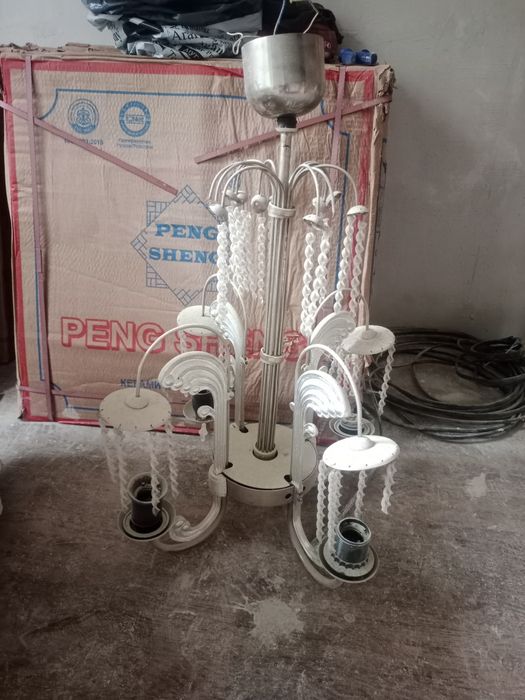 Продам люстру для гостиной