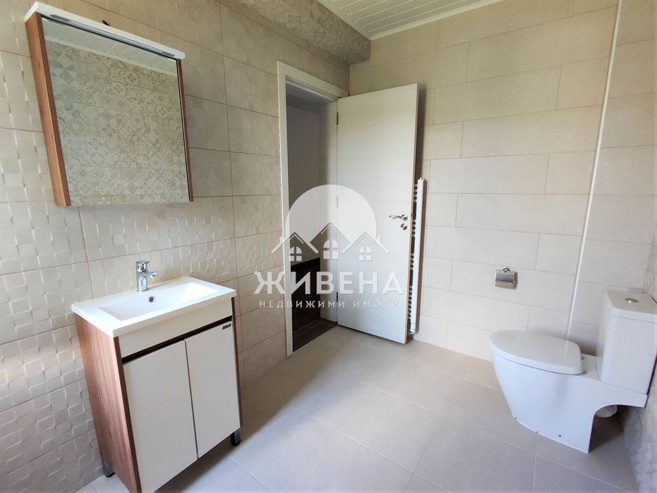 Триетажна къща в м-т Ален Мак, РЗП 220 кв.м