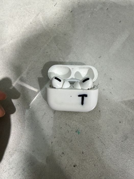 Наушники Airpods pro
