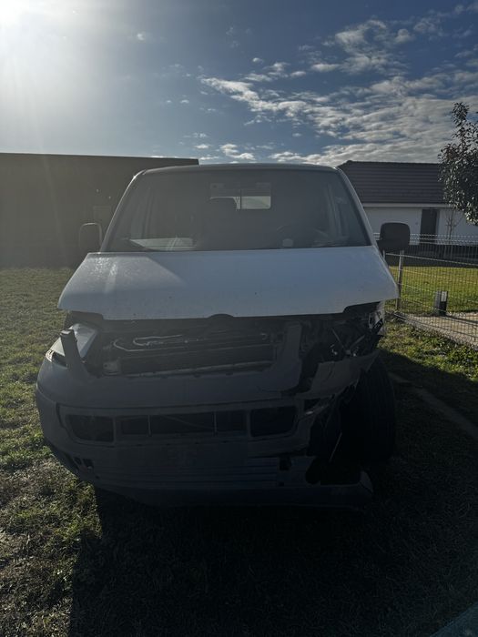 Vand VW T5 avariat