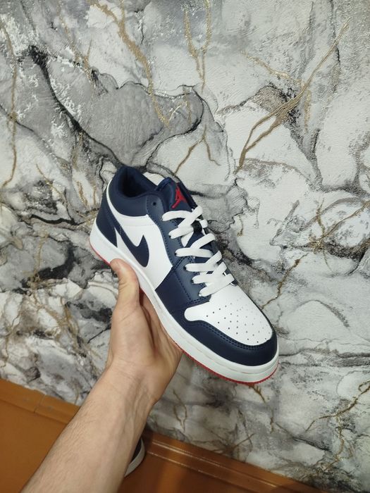 Air Jordan krasovkalari