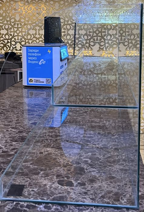 Стеклянная витрина