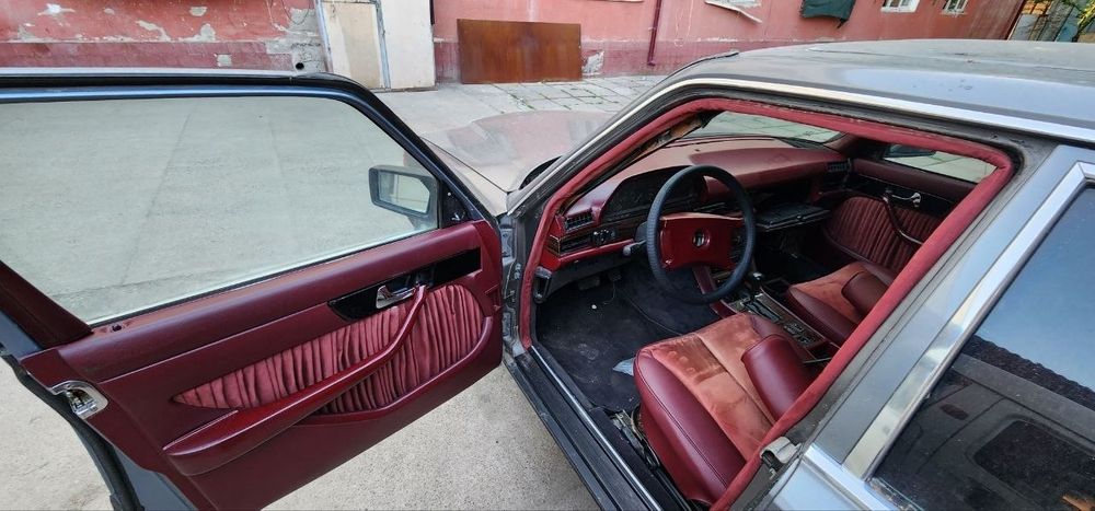 Mersedes Bens 126 diplomat