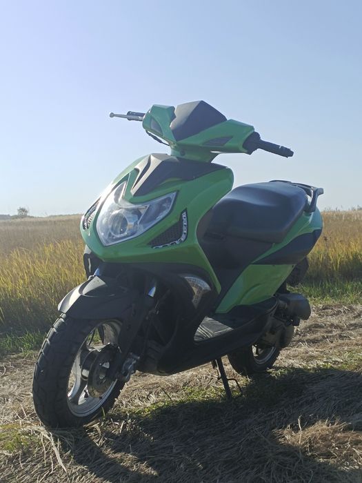 Продам скутер Racer Flame
