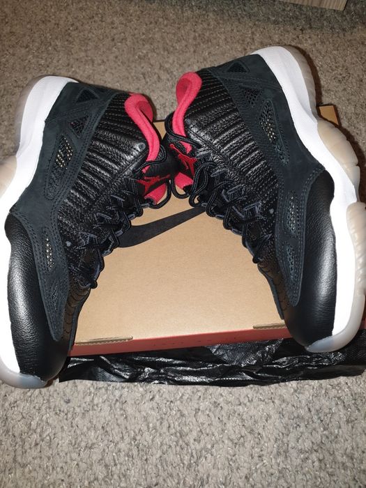 Jordan Air Jordan 11 Retro  mărimea 40,5