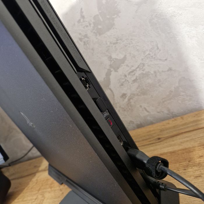 Sony Playstation 4Pro 3 reviziya