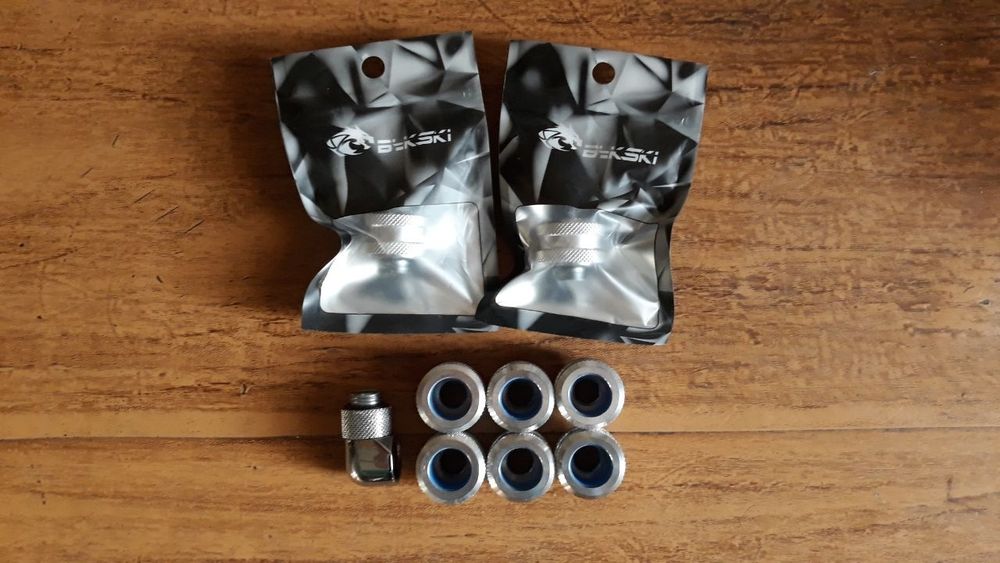 Радиатор ВОДОБЛОК CPU + фитинги уголки, заглушка и клапан.