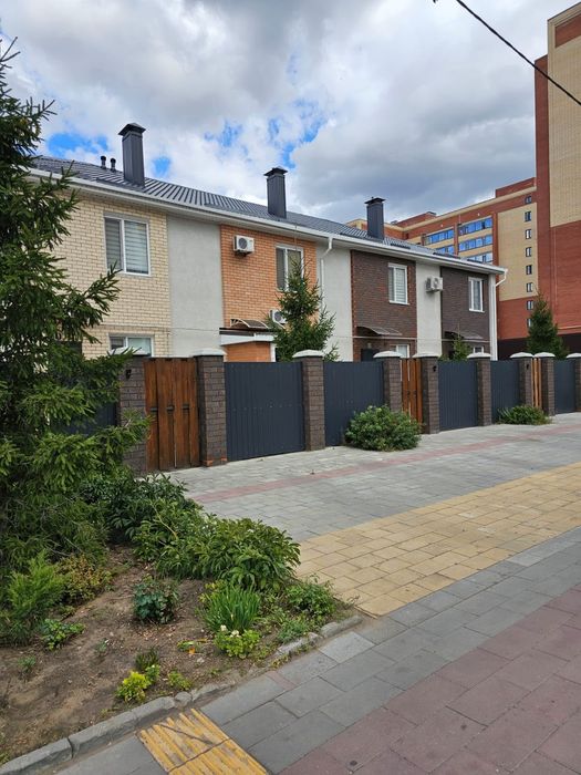 Продам 4х комнатную  квартиру