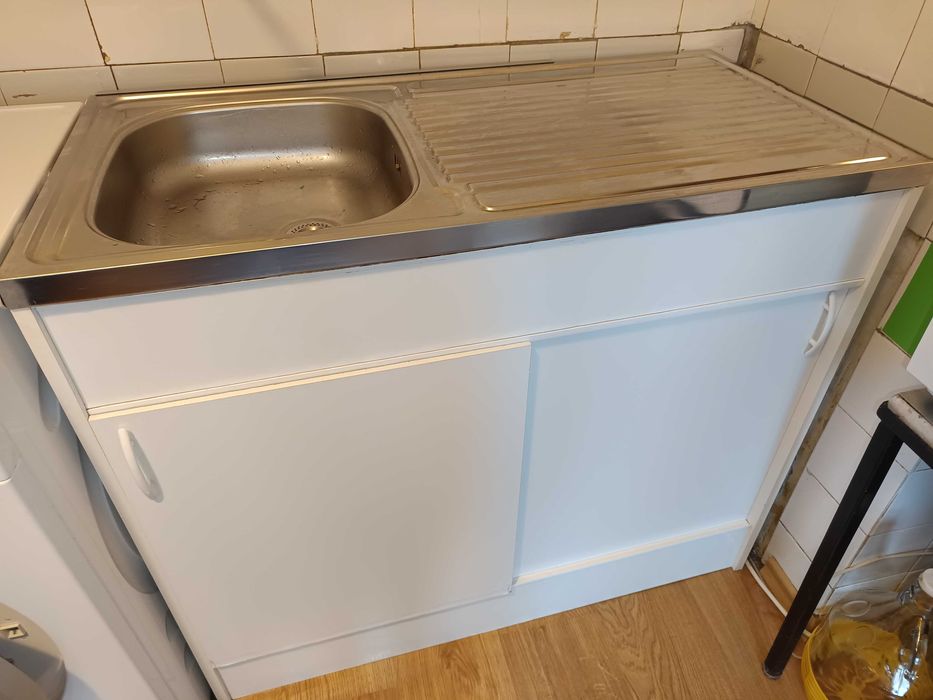 Кухненски шкаф с мивка