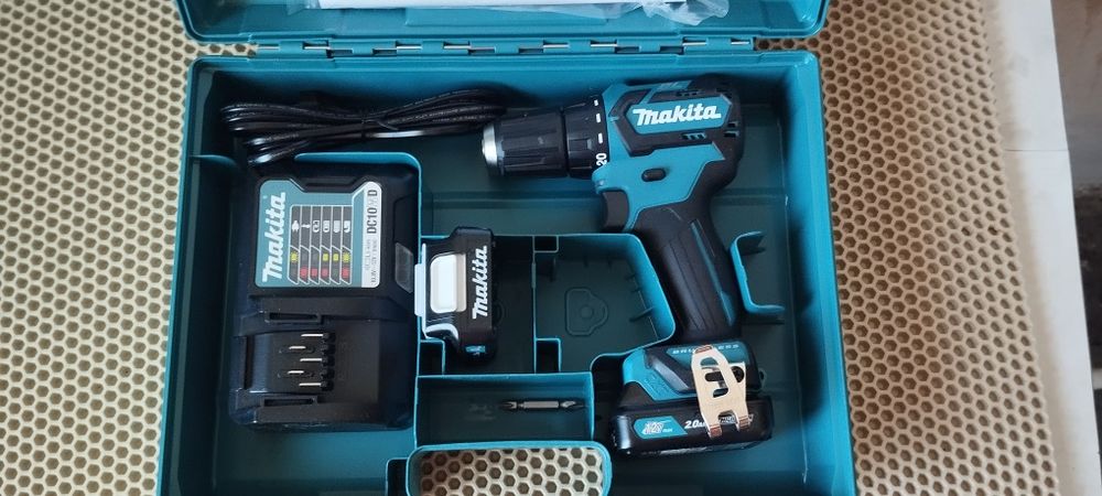 Makita DF332DWAE шуруповёрт