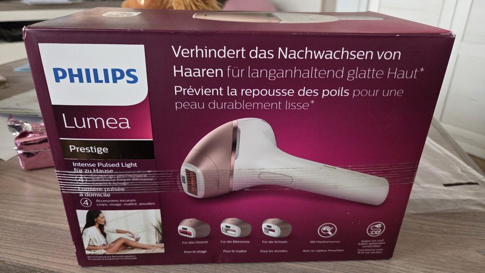 Фотоепилатор Philips Lumea Prestige