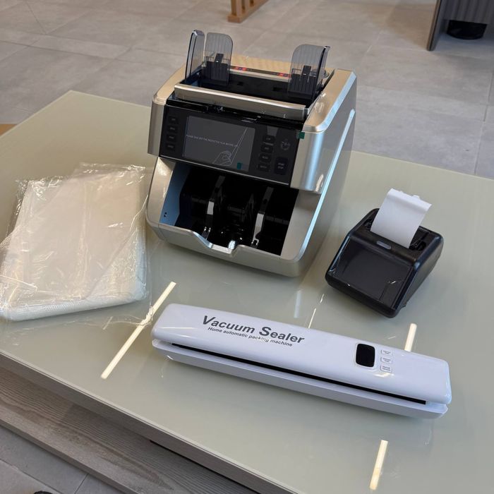 Пул санаб текшириб вакум ва пул номерларини чекда чикариб бераман 400