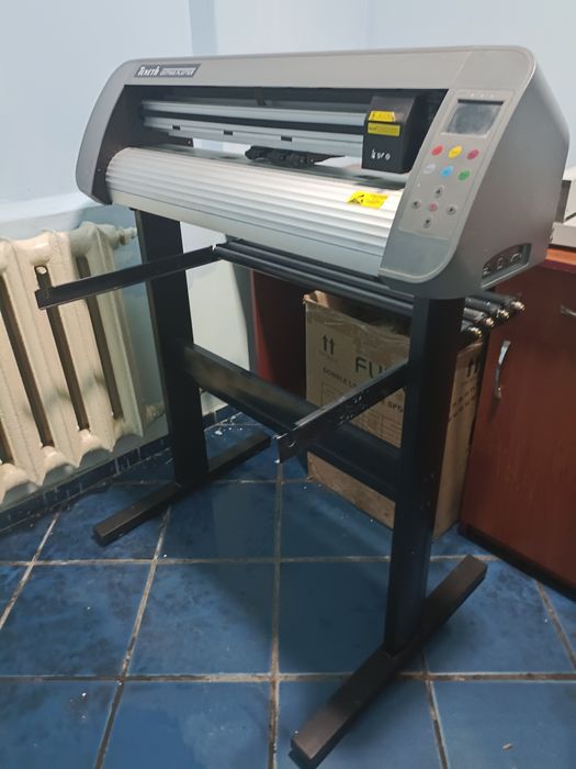 Режущий плоттер Teneth TH-740L