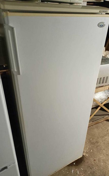 Продам  рабочих  холодильник